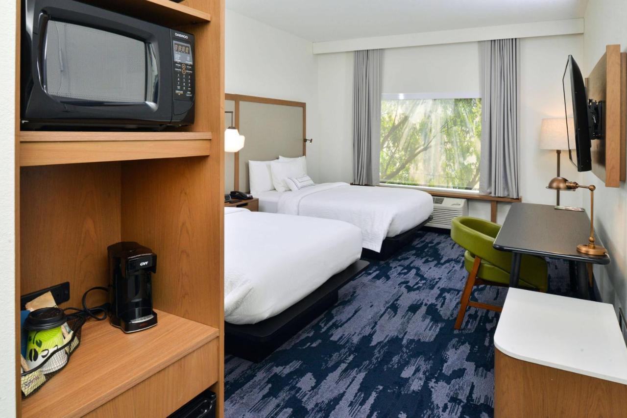 Fairfield Inn & Suites By Marriott Charlotte University Research Park Экстерьер фото