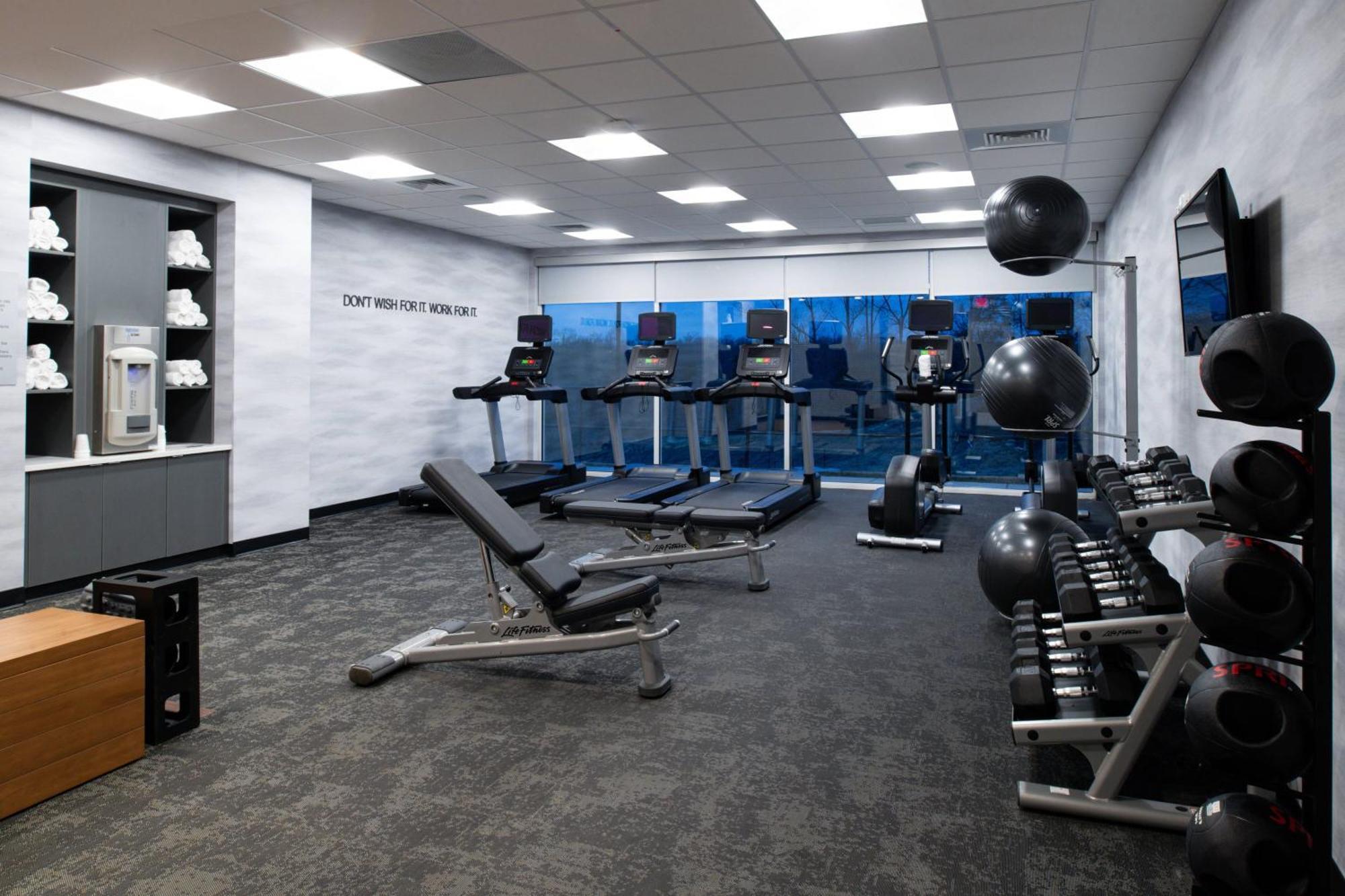 Fairfield Inn & Suites By Marriott Charlotte University Research Park Экстерьер фото